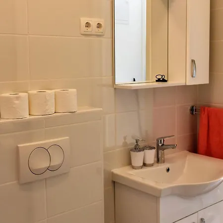 Meryl St - Two Bedroom With Sea View Mravince
