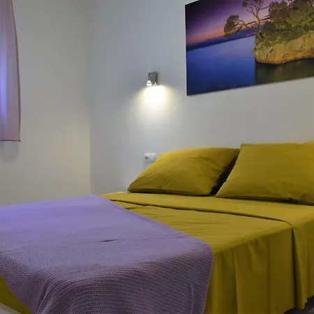Meryl St - Two Bedroom With Sea View