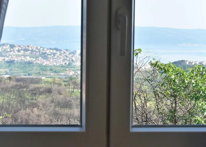 Meryl St - Two Bedroom With Sea View Lejlighed Mravince